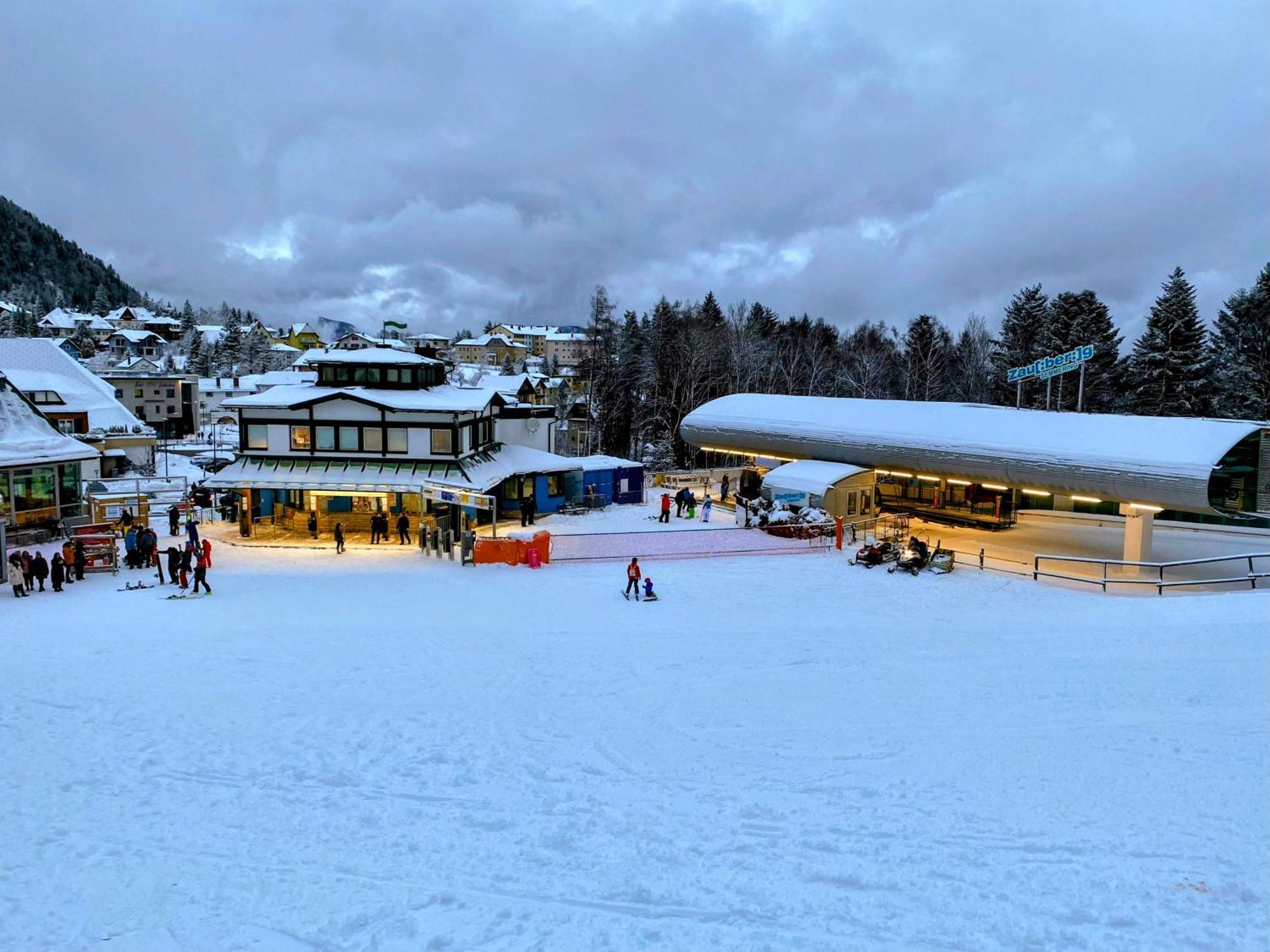 Appartamento Art In Waldfrieden Semmering Esterno foto